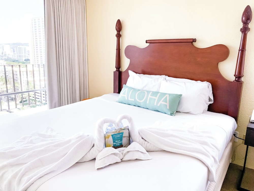 Ohia Waikiki Studio Suites — Hotel rooms in Honolulu, Hawaii