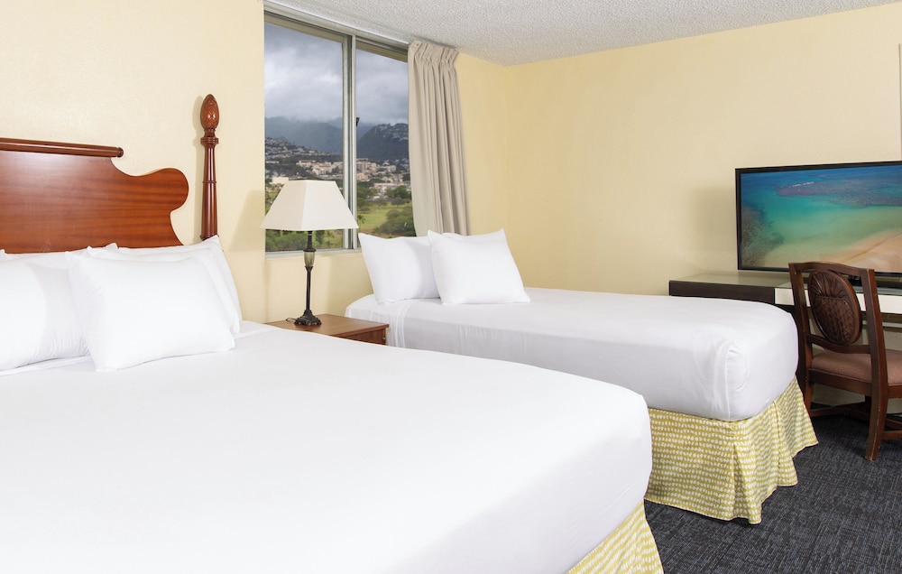 Ohia Waikiki Studio Suites — Hotel rooms in Honolulu, Hawaii