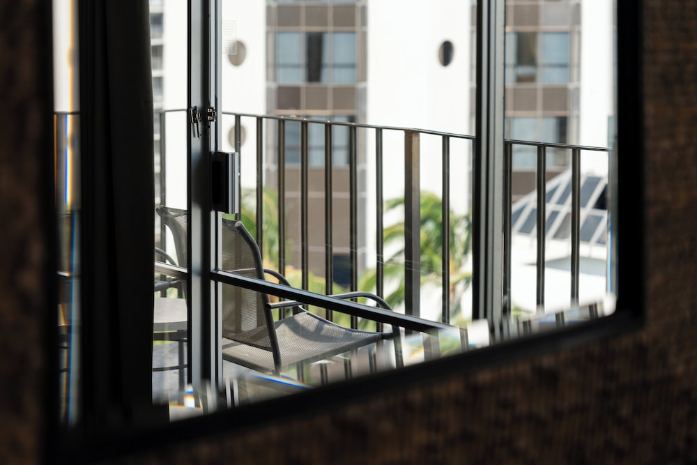 Ohia Waikiki Studio Suites — Hotel rooms in Honolulu, Hawaii