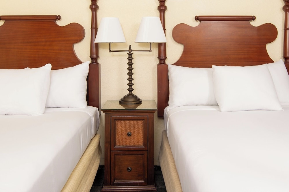 Ohia Waikiki Studio Suites — Hotel rooms in Honolulu, Hawaii