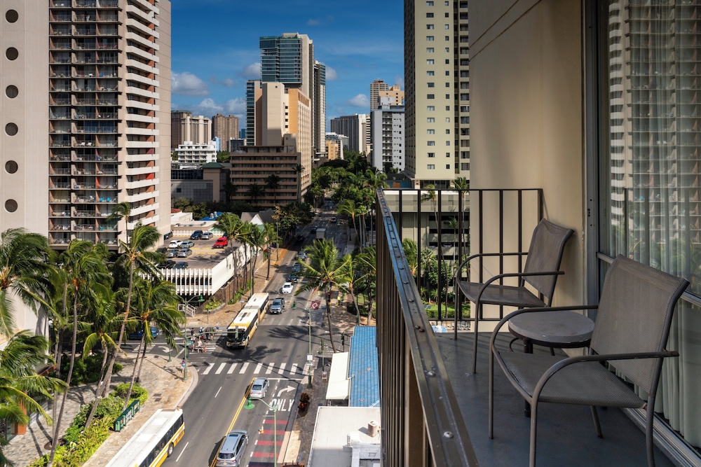Ohia Waikiki Studio Suites — Hotel rooms in Honolulu, Hawaii