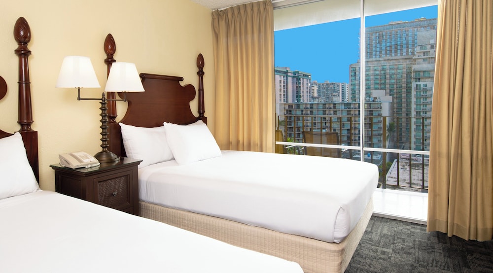 Ohia Waikiki Studio Suites — Hotel rooms in Honolulu, Hawaii