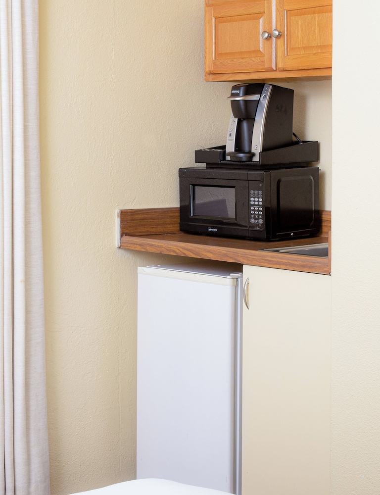 Ohia Waikiki Studio Suites — Hotel rooms in Honolulu, Hawaii