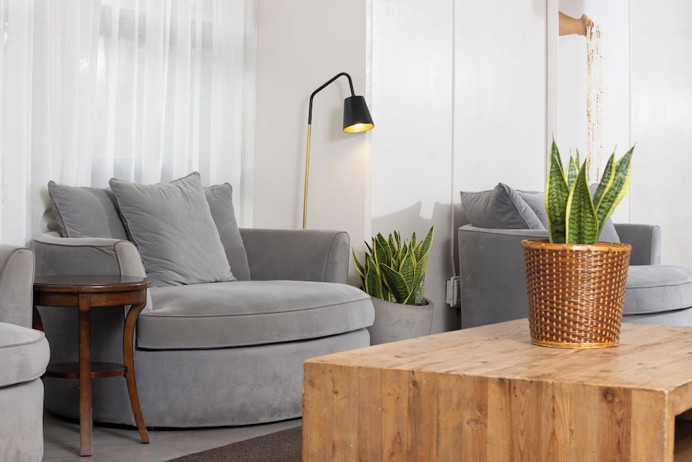 Ohia Waikiki Studio Suites — Hotel rooms in Honolulu, Hawaii