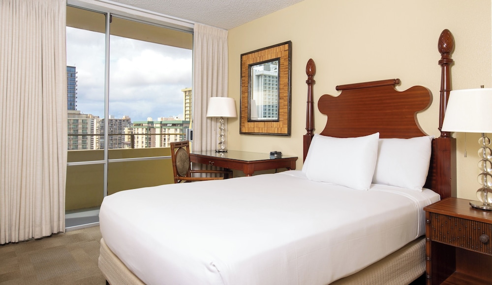 Ohia Waikiki Studio Suites — Hotel rooms in Honolulu, Hawaii