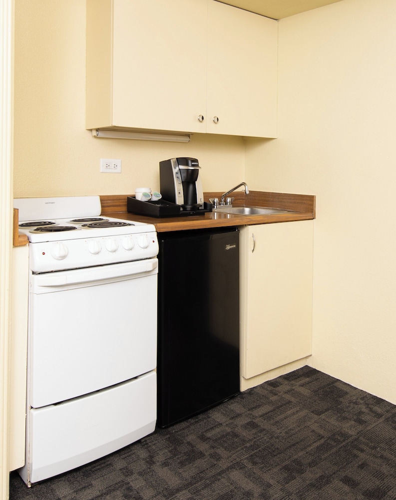 Ohia Waikiki Studio Suites — Hotel rooms in Honolulu, Hawaii
