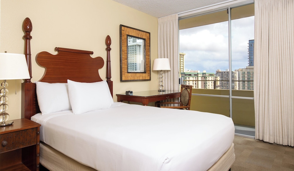 Ohia Waikiki Studio Suites — Hotel rooms in Honolulu, Hawaii