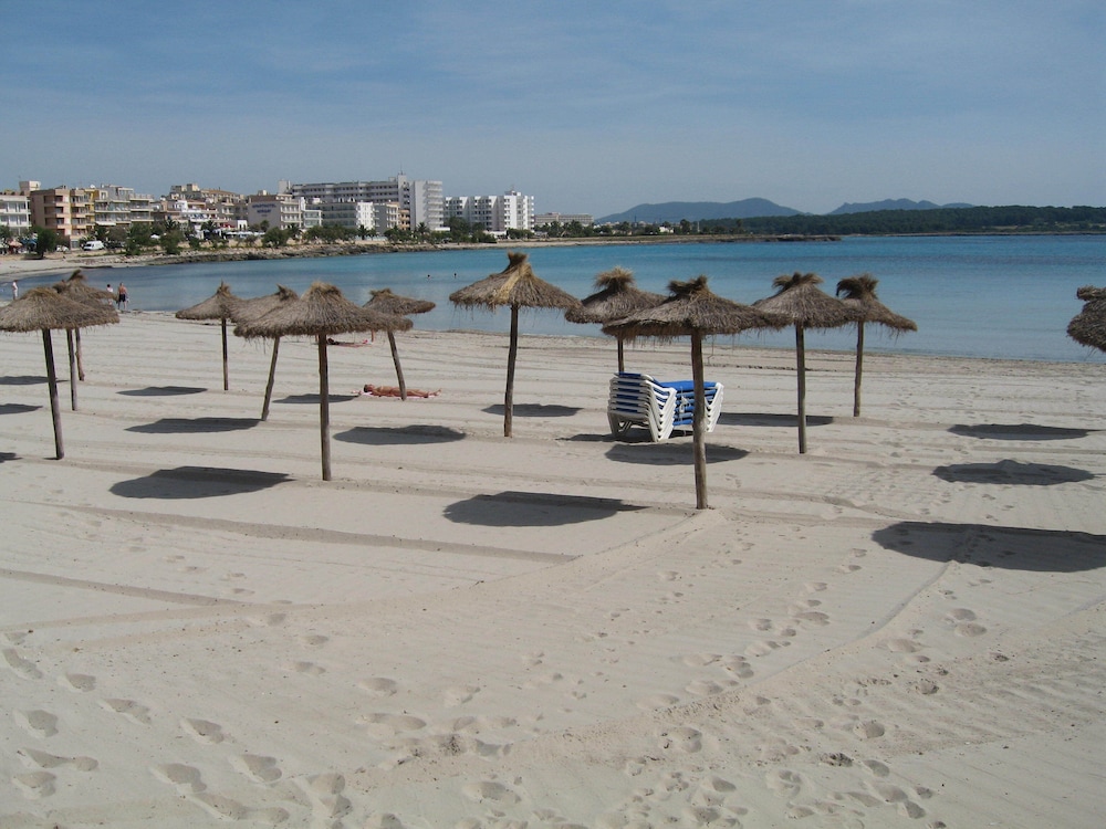 BJ Apartamentos Club Sa Coma — Beach in Sa Coma, Balearic Islands