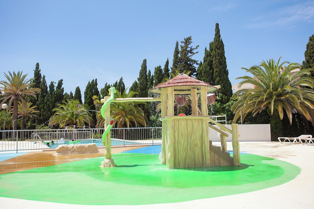 BJ Apartamentos Club Sa Coma — Swimming pool in Sa Coma, Balearic Islands