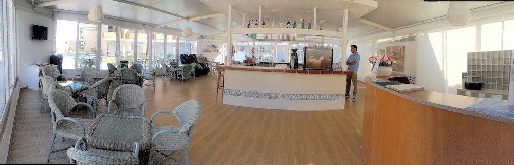 BJ Apartamentos Club Sa Coma — Restaurant & bars in Sa Coma, Balearic Islands