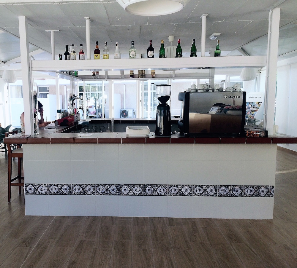 BJ Apartamentos Club Sa Coma — Restaurant & bars in Sa Coma, Balearic Islands