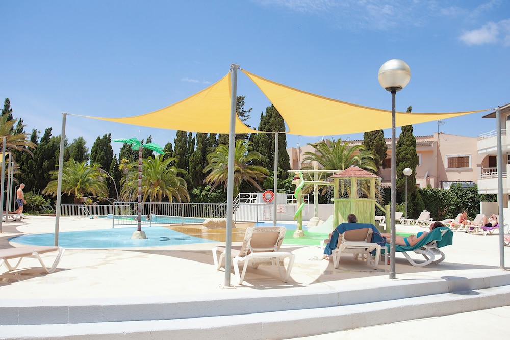 BJ Apartamentos Club Sa Coma — Attractions for children in Sa Coma, Balearic Islands