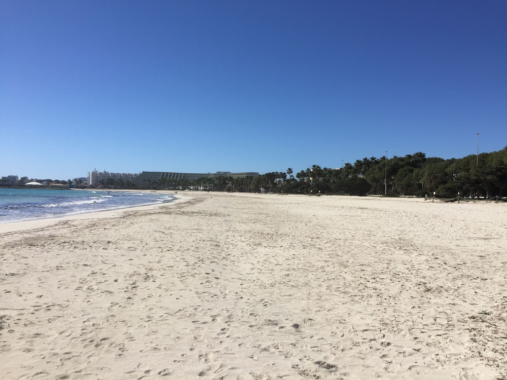 BJ Apartamentos Club Sa Coma — Beach in Sa Coma, Balearic Islands