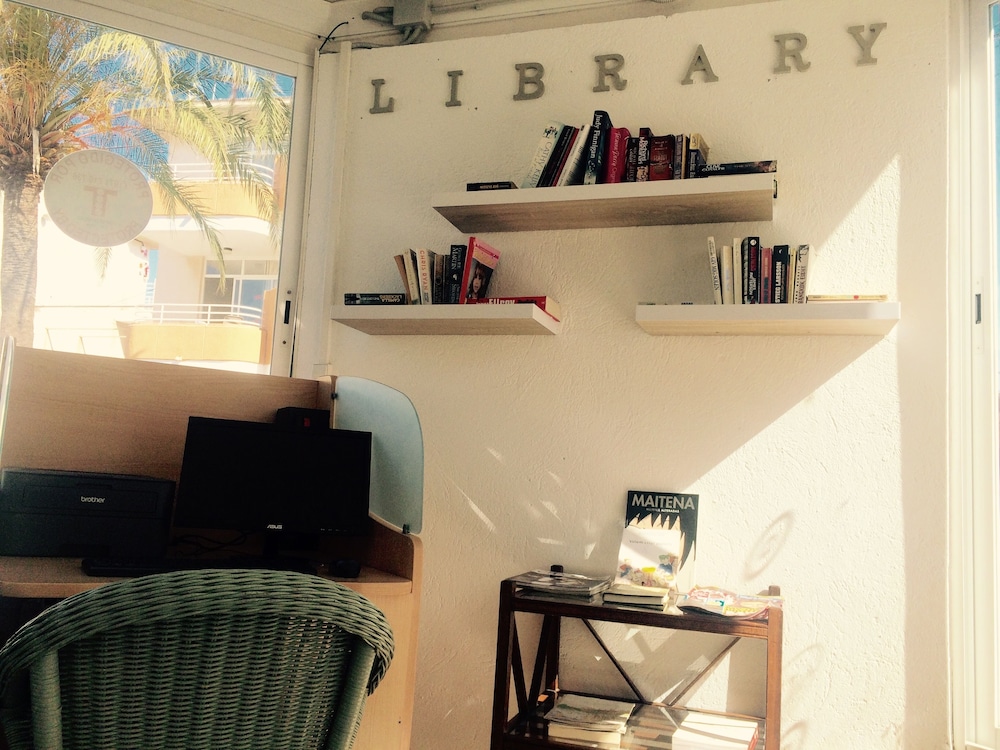 BJ Apartamentos Club Sa Coma — Restaurant & bars in Sa Coma, Balearic Islands