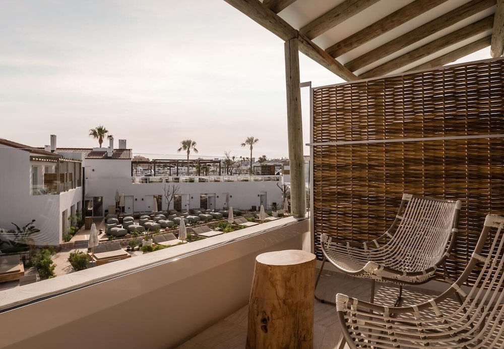 Lago Resort Menorca Suites del Lago - Adults Only — Hotel building in Cala'n Bosch, Balearic Islands