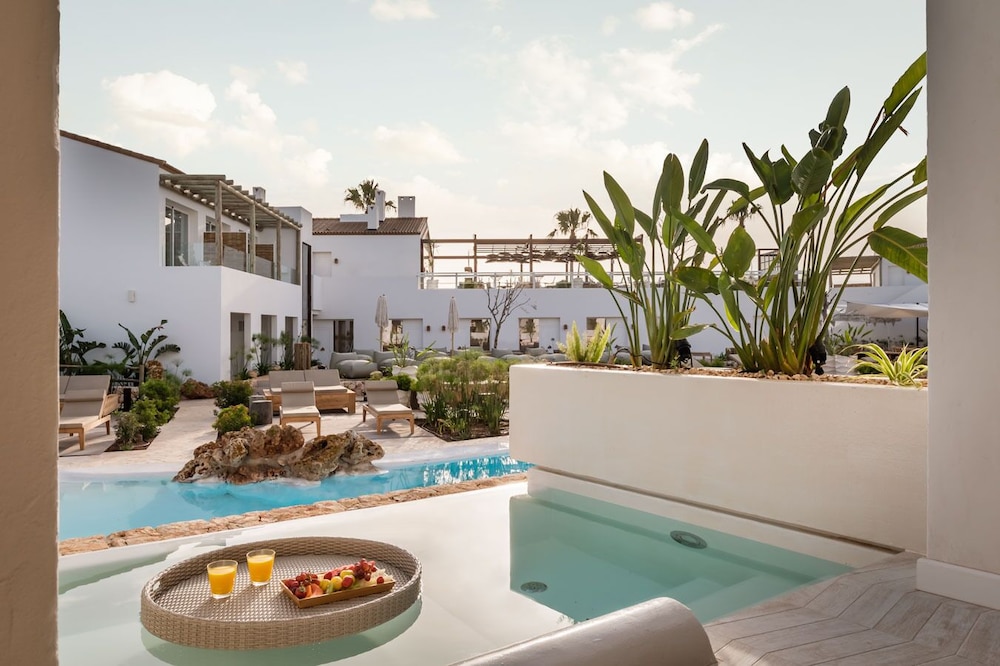 Lago Resort Menorca Suites del Lago - Adults Only — Swimming pool in Cala'n Bosch, Balearic Islands