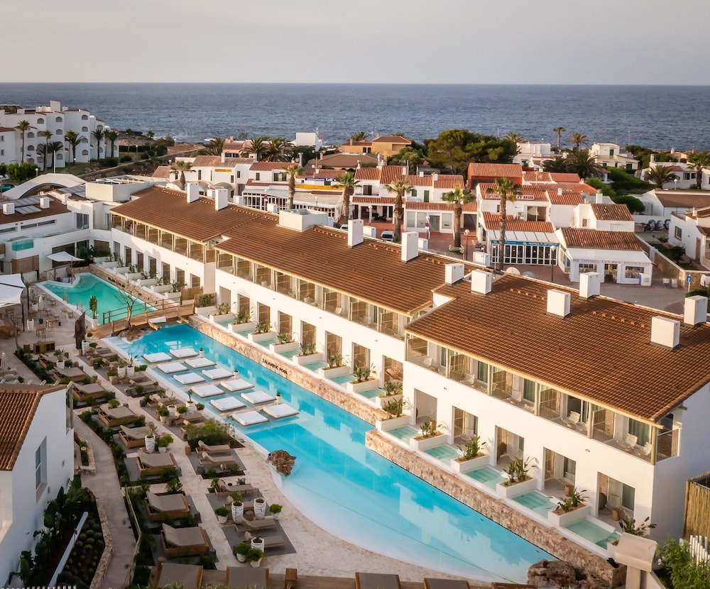 Lago Resort Menorca Suites del Lago - Adults Only — Main photo in Cala'n Bosch, Balearic Islands