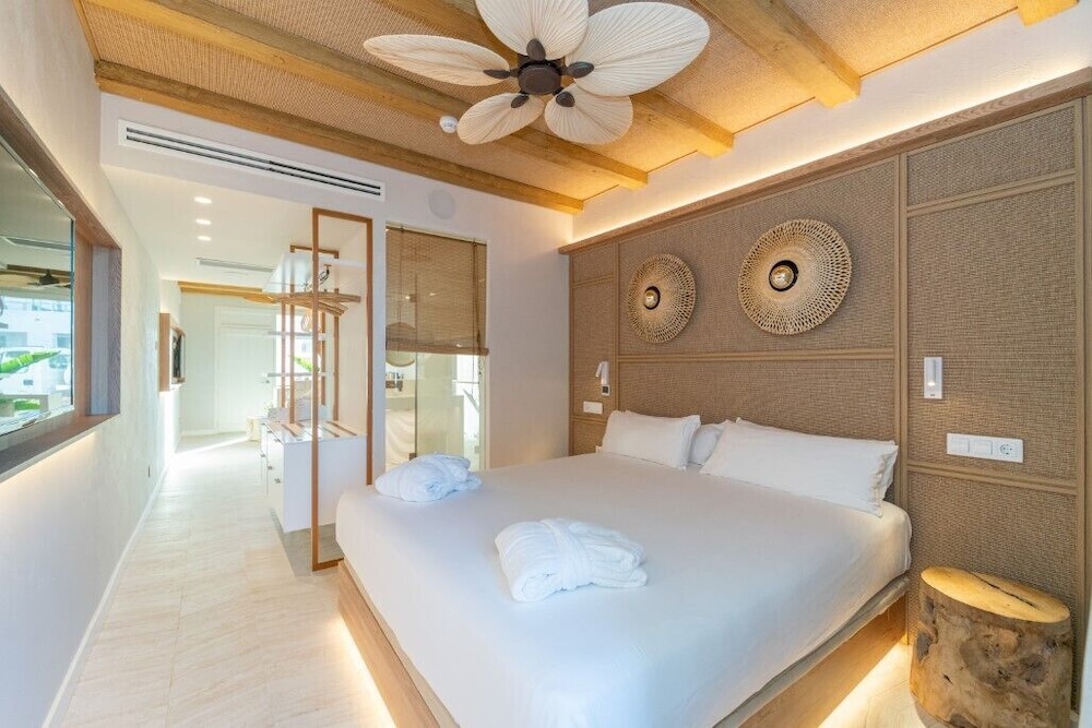 Lago Resort Menorca Suites del Lago - Adults Only — Hotel rooms in Cala'n Bosch, Balearic Islands