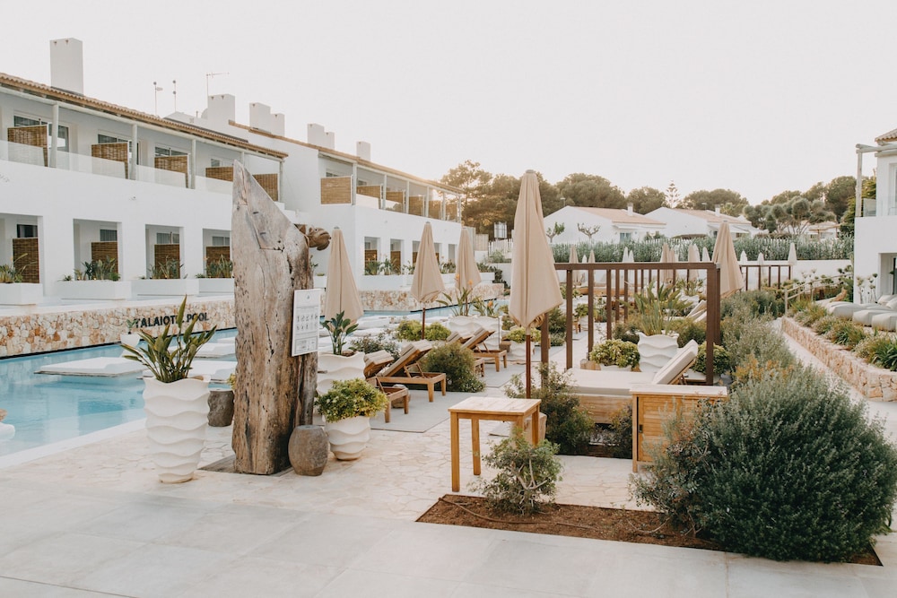 Lago Resort Menorca Suites del Lago - Adults Only — Hotel building in Cala'n Bosch, Balearic Islands