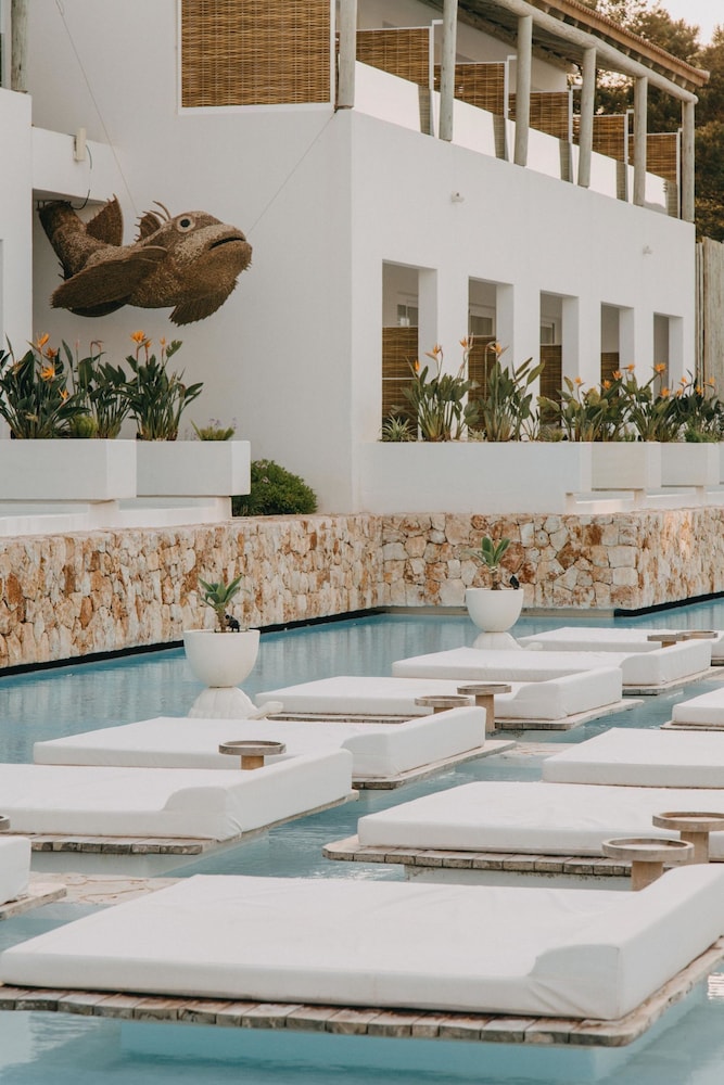 Lago Resort Menorca Suites del Lago - Adults Only — Swimming pool in Cala'n Bosch, Balearic Islands