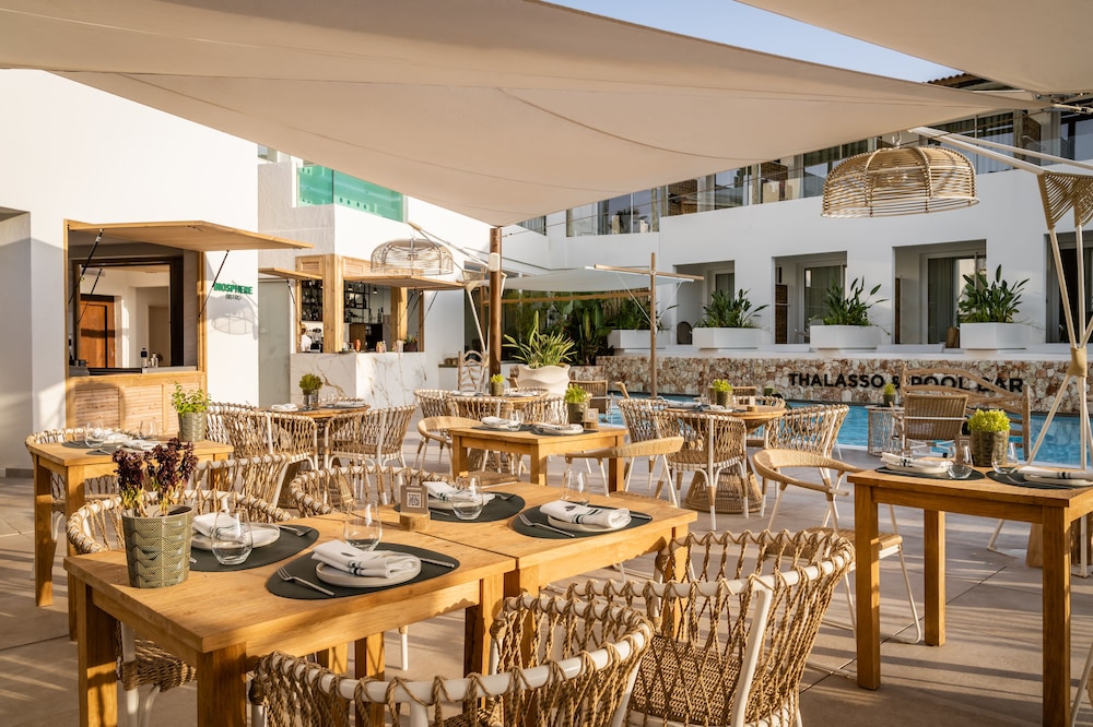 Lago Resort Menorca Suites del Lago - Adults Only — Restaurant & bars in Cala'n Bosch, Balearic Islands