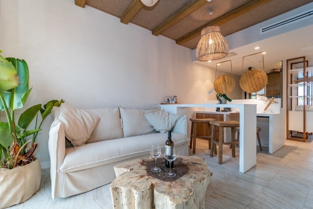 Lago Resort Menorca Suites del Lago - Adults Only — Hotel rooms in Cala'n Bosch, Balearic Islands
