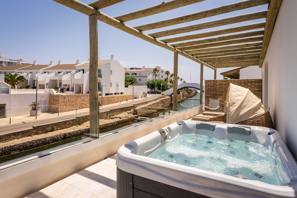 Lago Resort Menorca Suites del Lago - Adults Only — Spa in Cala'n Bosch, Balearic Islands
