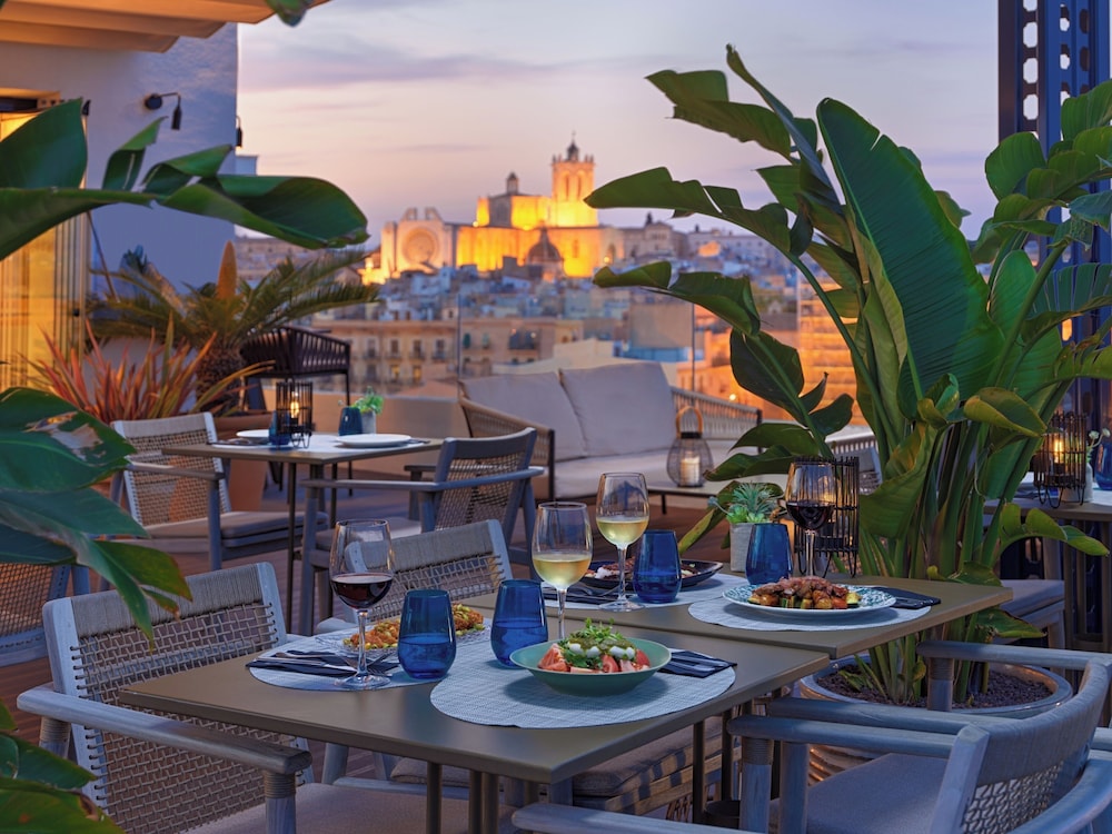H10 Imperial Tarraco — Restaurant & bars in Tarragona, Catalonia