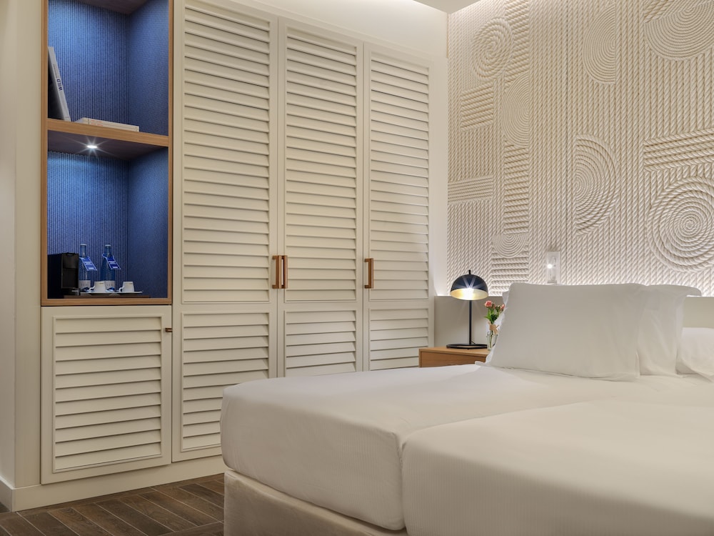 H10 Imperial Tarraco — Hotel rooms in Tarragona, Catalonia