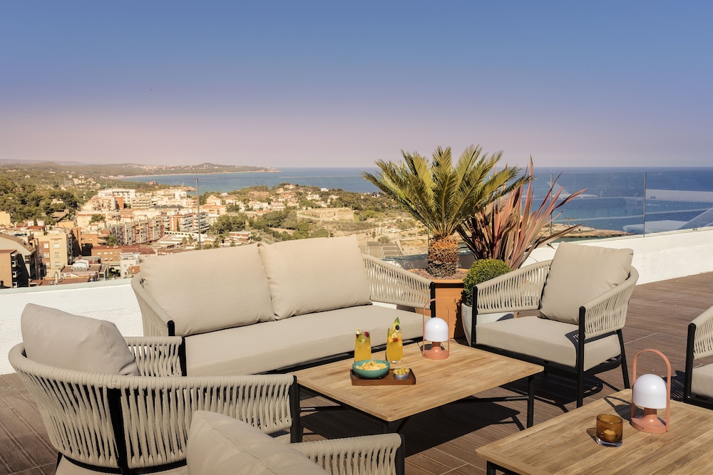 H10 Imperial Tarraco — Restaurant & bars in Tarragona, Catalonia