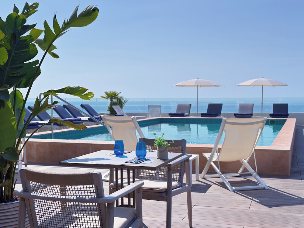 H10 Imperial Tarraco — Swimming pool in Tarragona, Catalonia