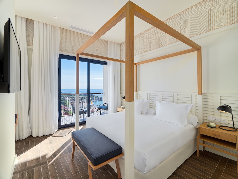 H10 Imperial Tarraco — Hotel rooms in Tarragona, Catalonia