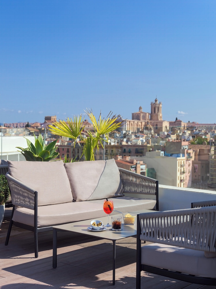 H10 Imperial Tarraco — Restaurant & bars in Tarragona, Catalonia