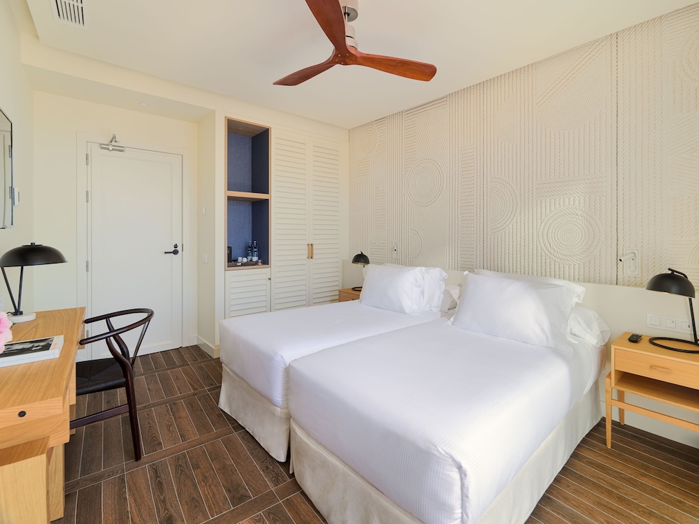 H10 Imperial Tarraco — Hotel rooms in Tarragona, Catalonia