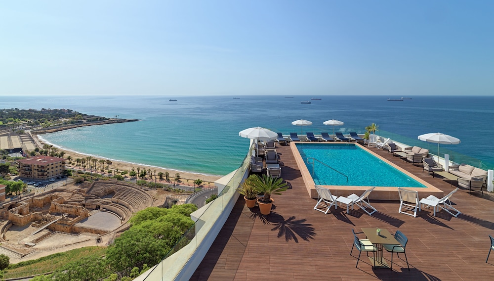 H10 Imperial Tarraco — Swimming pool in Tarragona, Catalonia