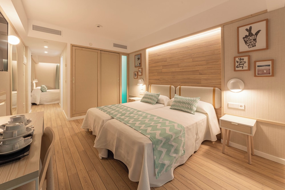 Hotel Ambassador Playa II — Hotel rooms in Benidorm, Valencian Community
