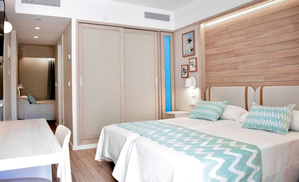 Hotel Ambassador Playa II — Hotel rooms in Benidorm, Valencian Community
