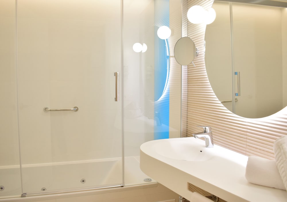 Hotel Ambassador Playa II — Hotel rooms in Benidorm, Valencian Community