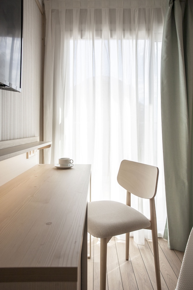 Hotel Ambassador Playa II — Hotel rooms in Benidorm, Valencian Community