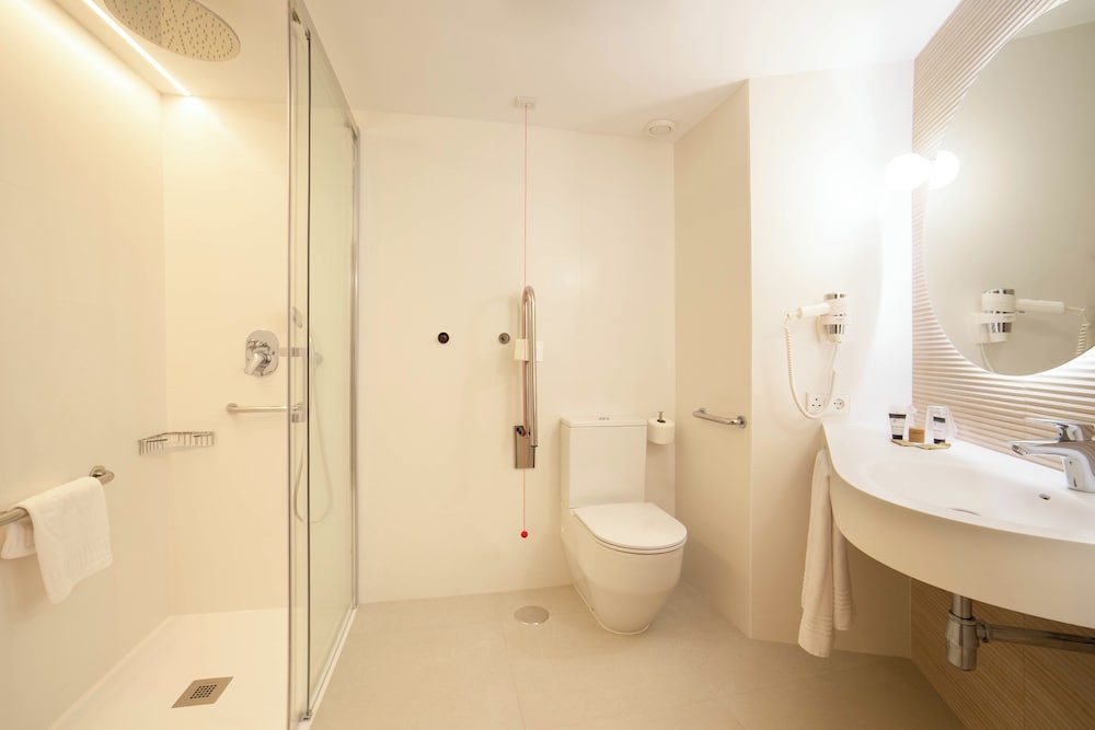 Hotel Ambassador Playa II — Hotel rooms in Benidorm, Valencian Community