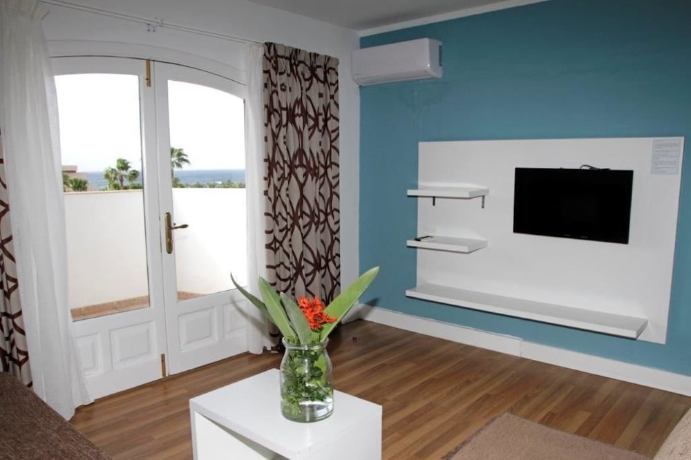Apartamentos San Marcial — Hotel rooms in Puerto del Carmen, Canary Islands