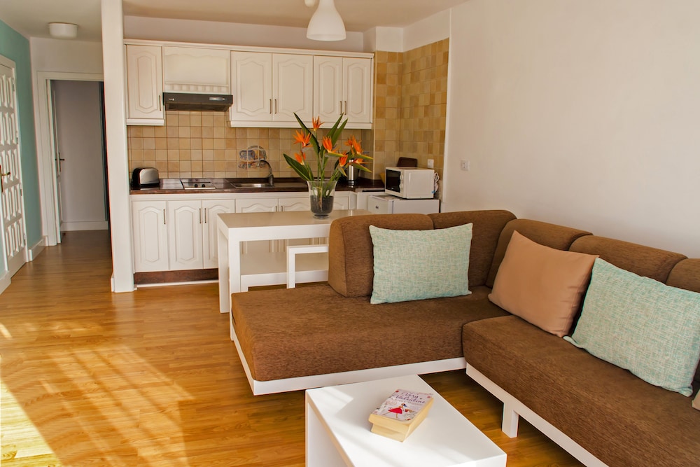 Apartamentos San Marcial — Hotel rooms in Puerto del Carmen, Canary Islands