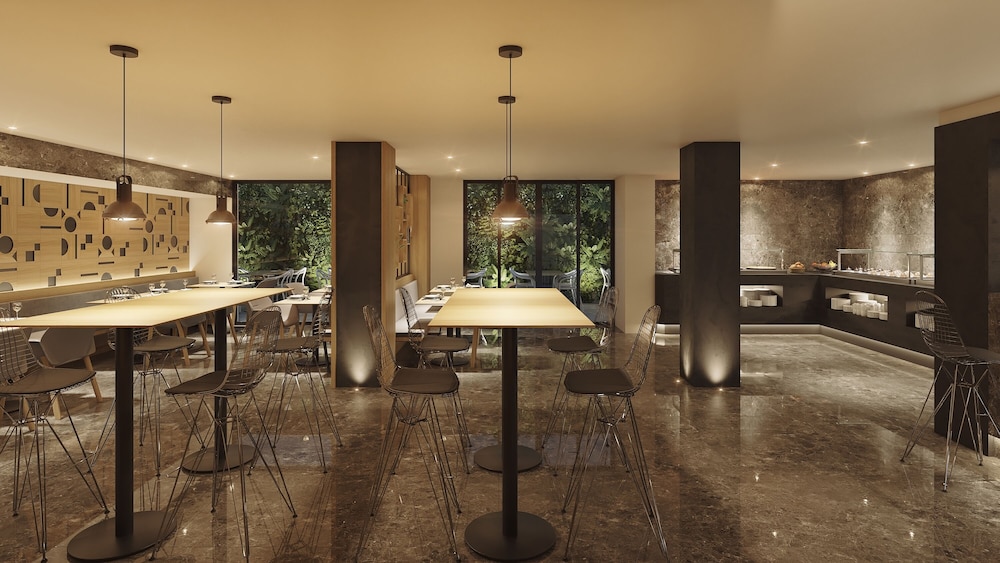 Senator Cala Millor Hotel — Restaurant & bars in Cala Millor, Balearic Islands