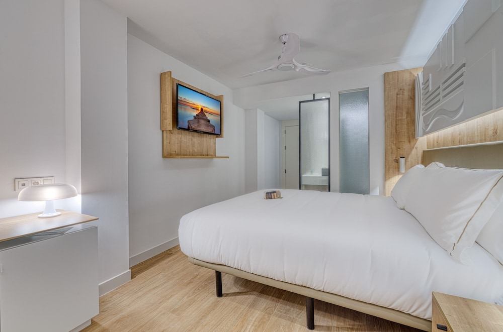 Senator Cala Millor Hotel — Hotel rooms in Cala Millor, Balearic Islands