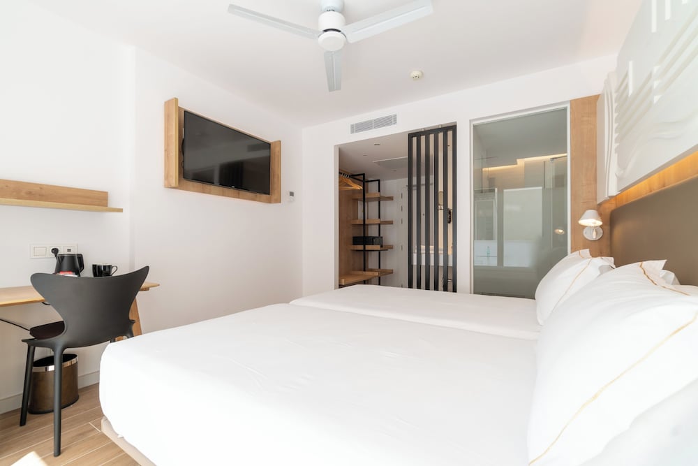 Senator Cala Millor Hotel — Hotel rooms in Cala Millor, Balearic Islands