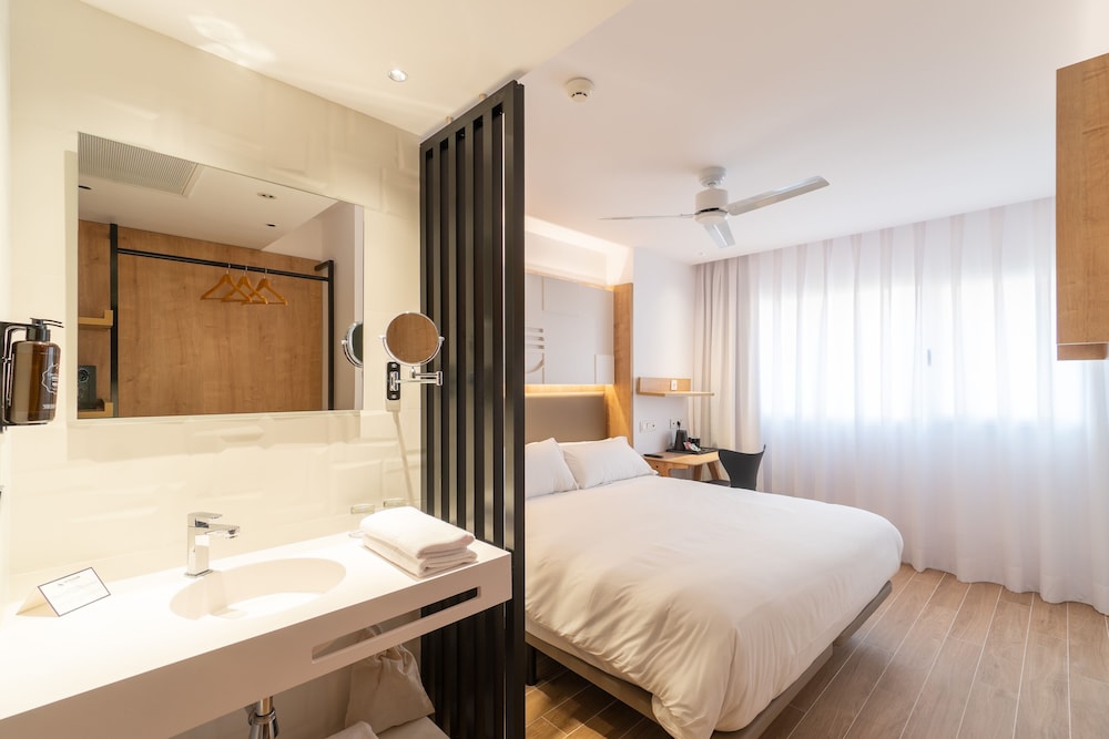Senator Cala Millor Hotel — Hotel rooms in Cala Millor, Balearic Islands