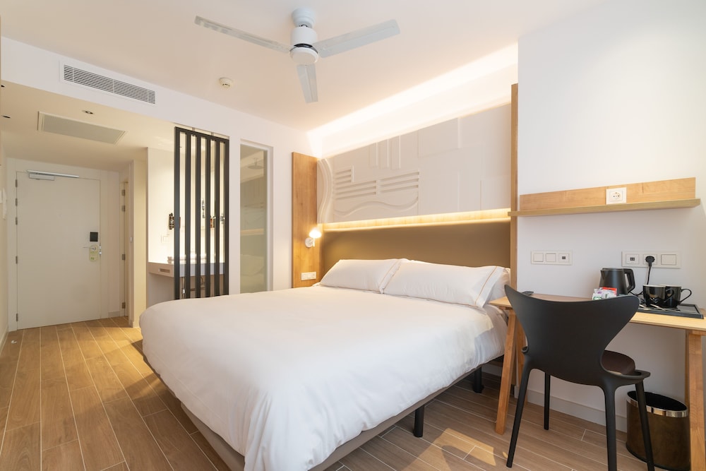 Senator Cala Millor Hotel — Hotel rooms in Cala Millor, Balearic Islands