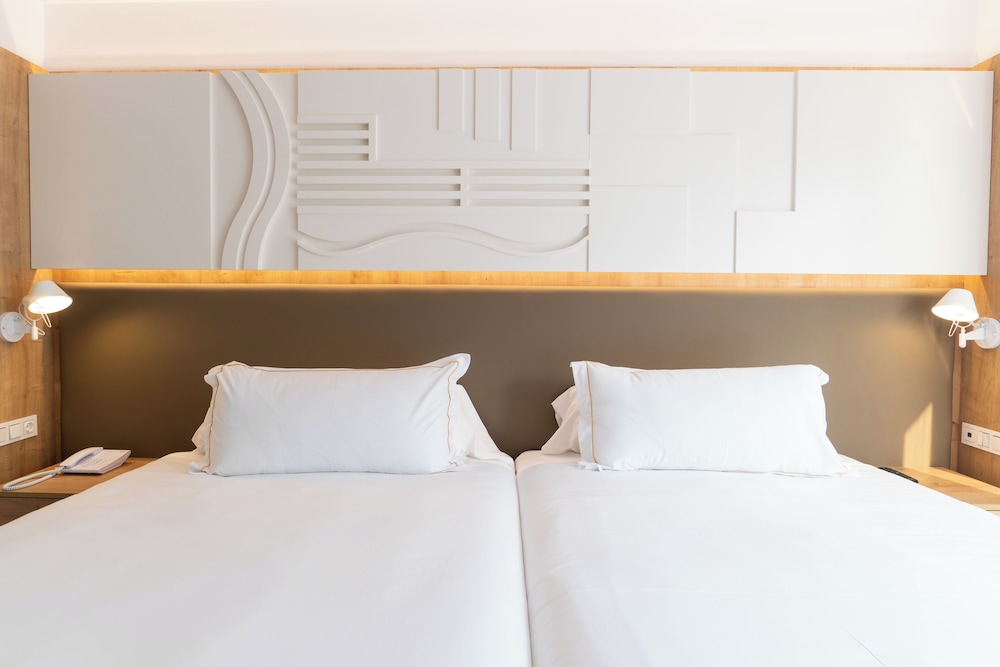 Senator Cala Millor Hotel — Hotel rooms in Cala Millor, Balearic Islands