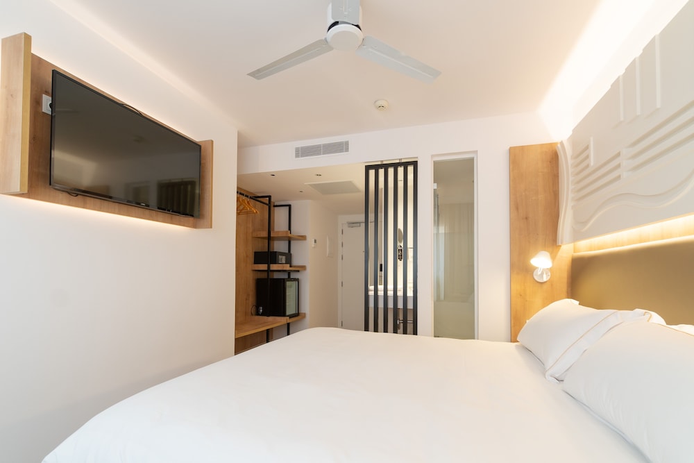 Senator Cala Millor Hotel — Hotel rooms in Cala Millor, Balearic Islands