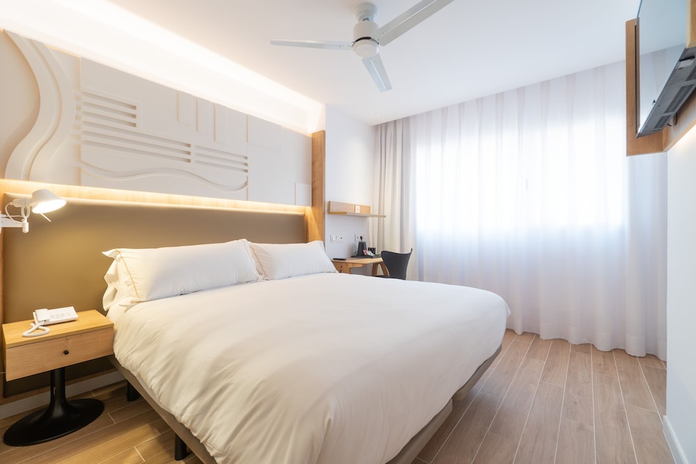 Senator Cala Millor Hotel — Hotel rooms in Cala Millor, Balearic Islands